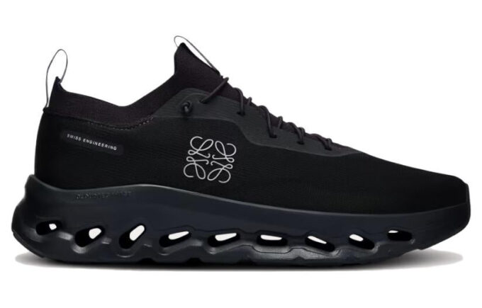 On Running x LOEWE Cloudtilt “All Black”